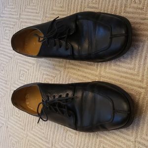 Men's Cole Haan black dress shoes, size 9